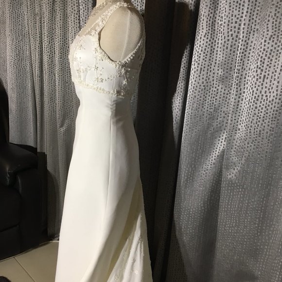 Ivory Lace Wedding Bridal Gown Gown in Crepe and Guipure Lace size 8 - Picture 6 of 7